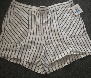 Ellen Tracy Navy and White Striped Women's Shorts